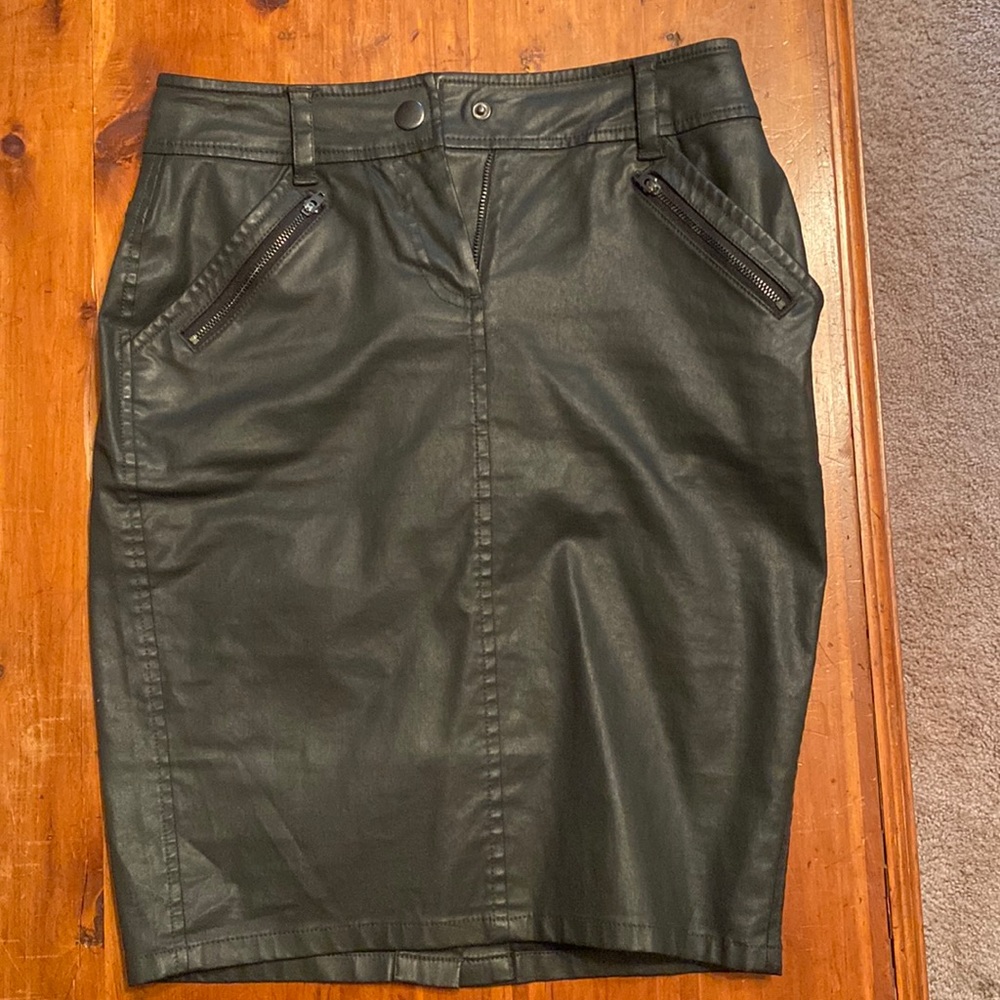 Loft- leather like skirt